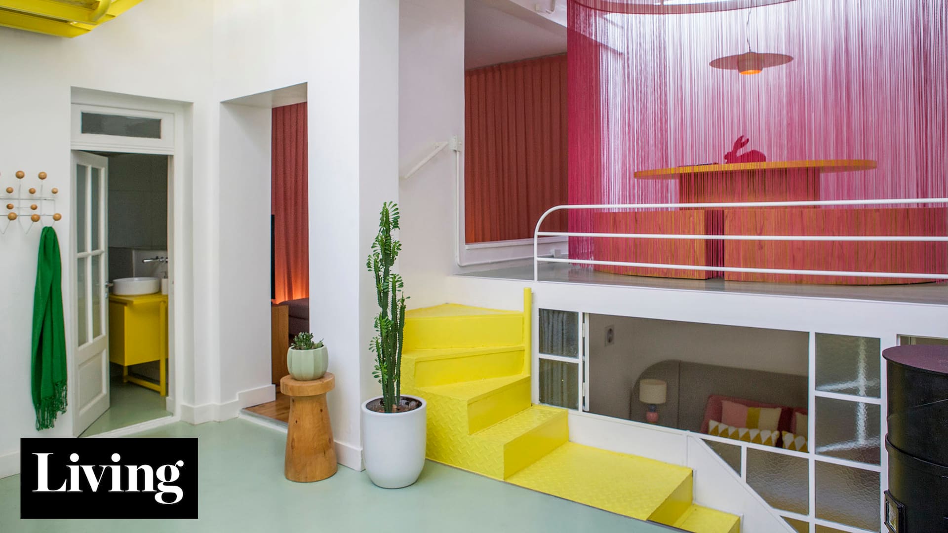 Un estudio reformó este PH como base en Buenos Aires de sus clientes tucumanos o un alquiler temporario que se destaca entre miles