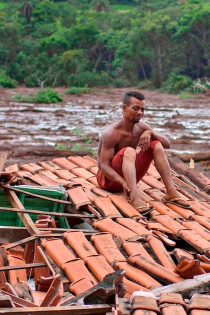 En fotos: la búsqueda de desaparecidos tras el colapso del dique en Minas Gerais