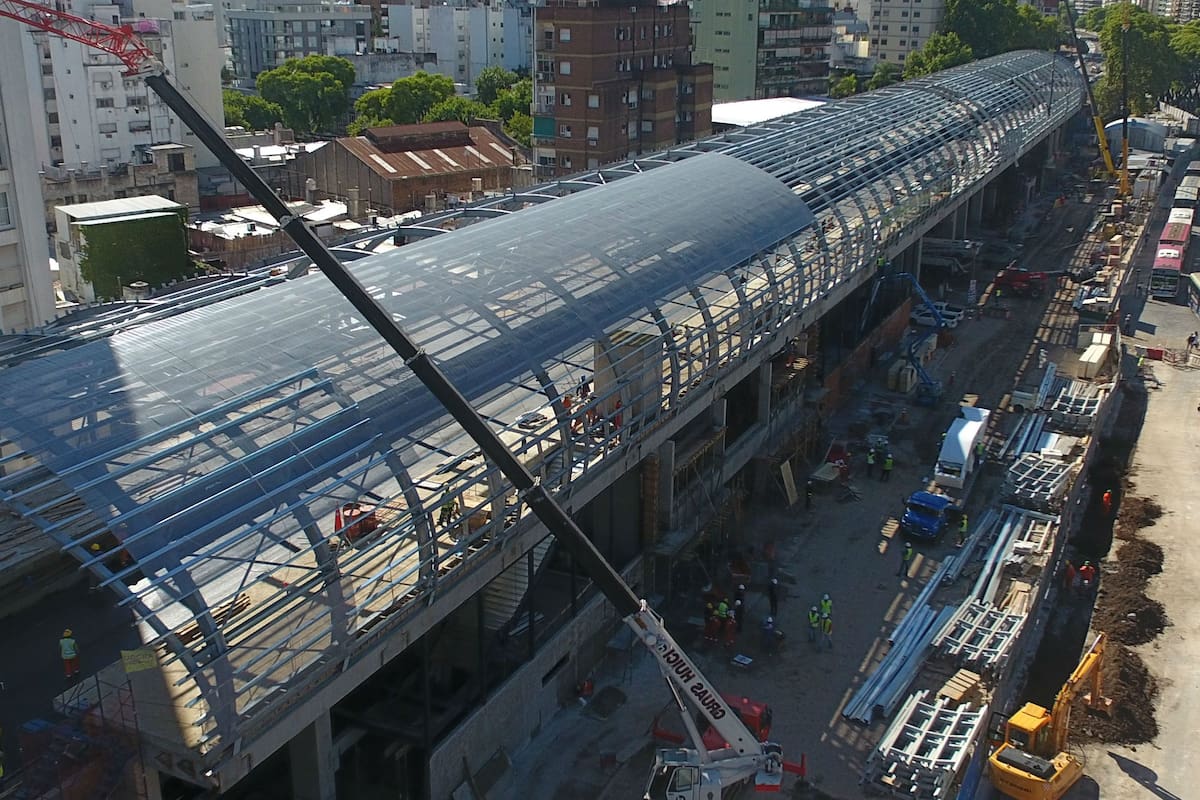 Viaducto del Tren Mitre: el perfil futurista de la estación Belgrano C ya le cambia la cara al barrio