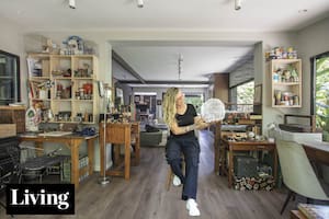 La casa-taller abierta al verde de una artista y joyera que volvió a Tigre, su lugar de siempre