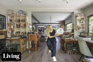 La casa-taller abierta al verde de una artista y joyera que volvió a Tigre, su lugar de siempre