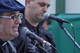 Telonero del Pity y amigo del Papa: el cura que le pone rock a la misa