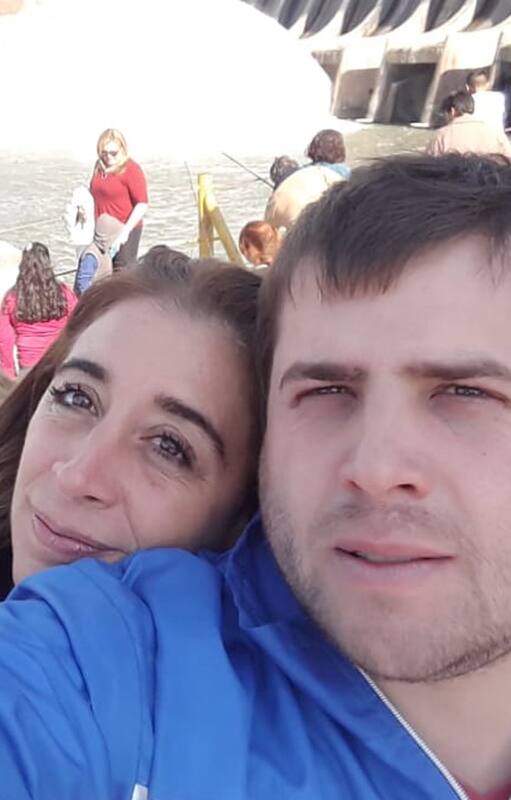 En un bar. Olvidó el ticket de carga virtual de su celular y él aprovechó el descuido