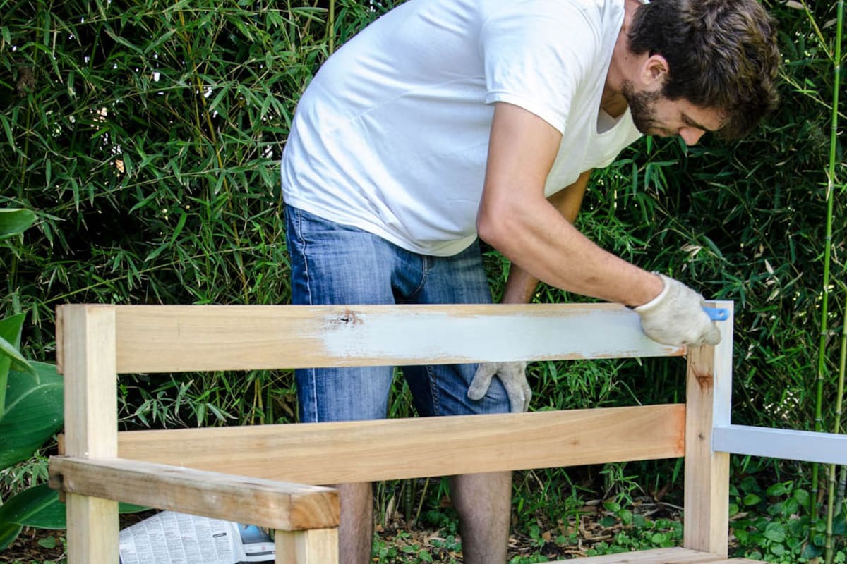 Diez ideas para renovar tu patio o jardín con pinceladas de color