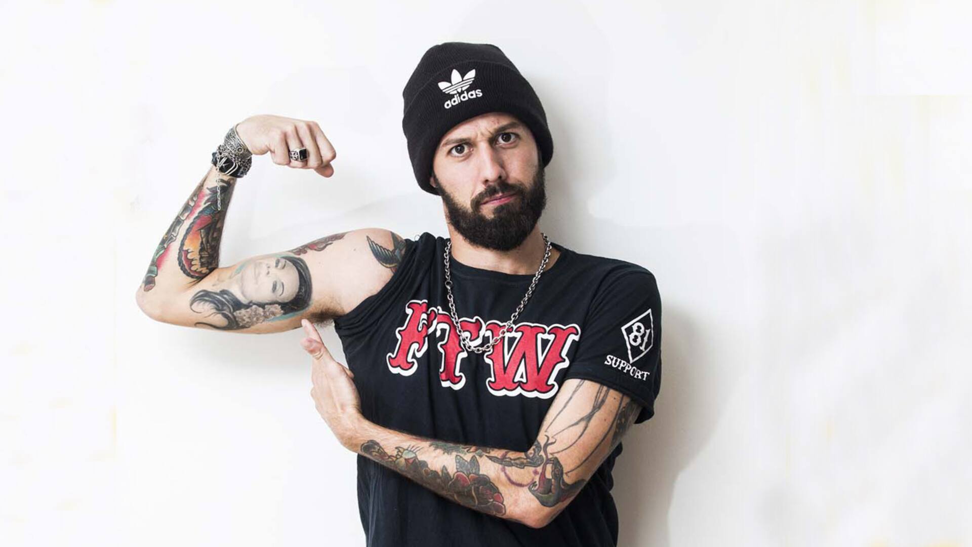 Eddie Fitte: “Estar tatuado me ayudó a conseguir trabajo”