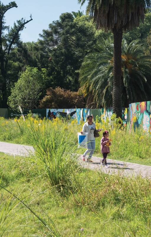 El Jardín Japonés, creado en 1967, sigue atrayendo a los visitantes con sus bellos puentes, espejos de agua y cascadas.