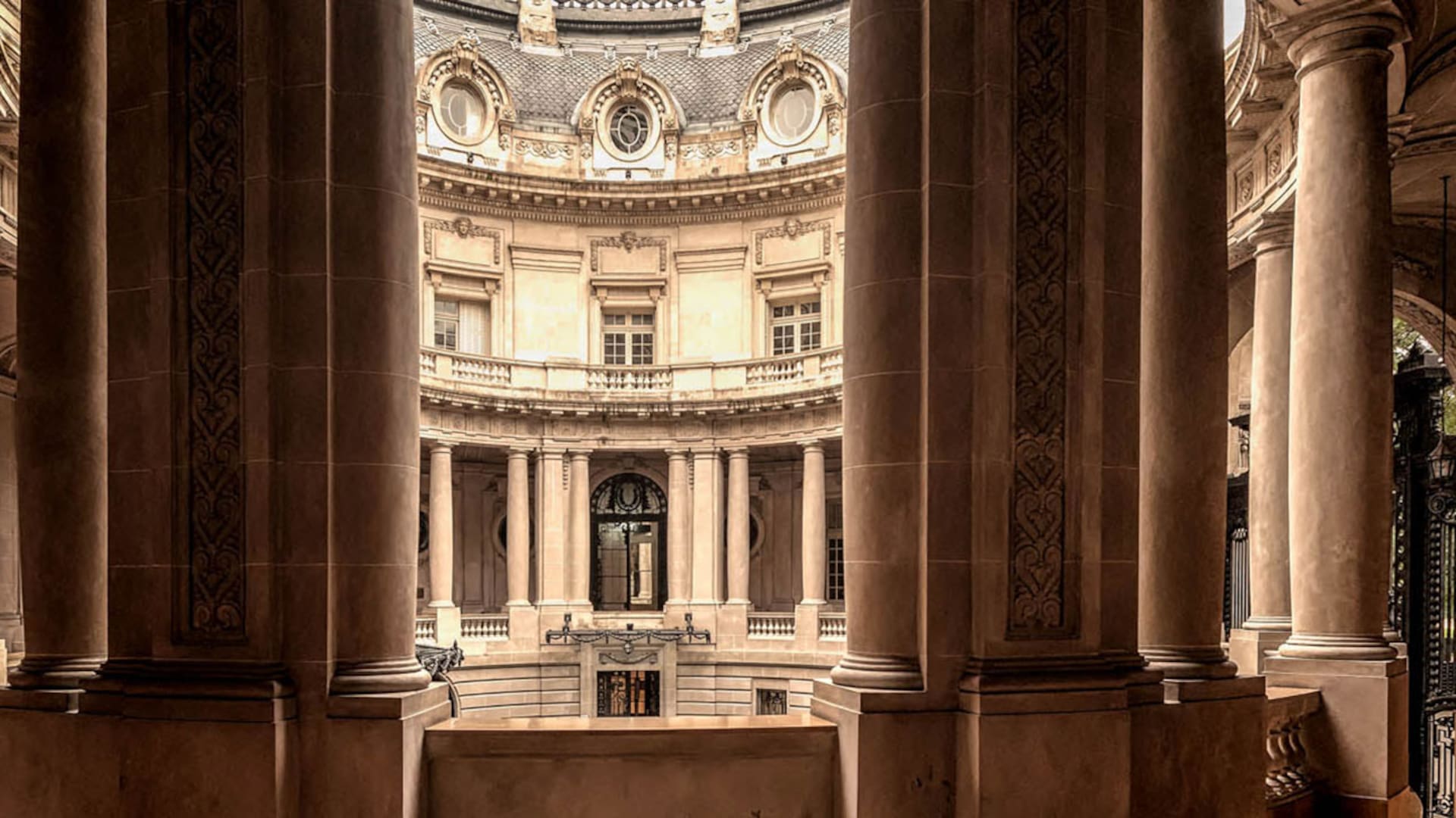 Palacio Anchorena. Entramos a la joya de 1909 donde funciona la Cancillería