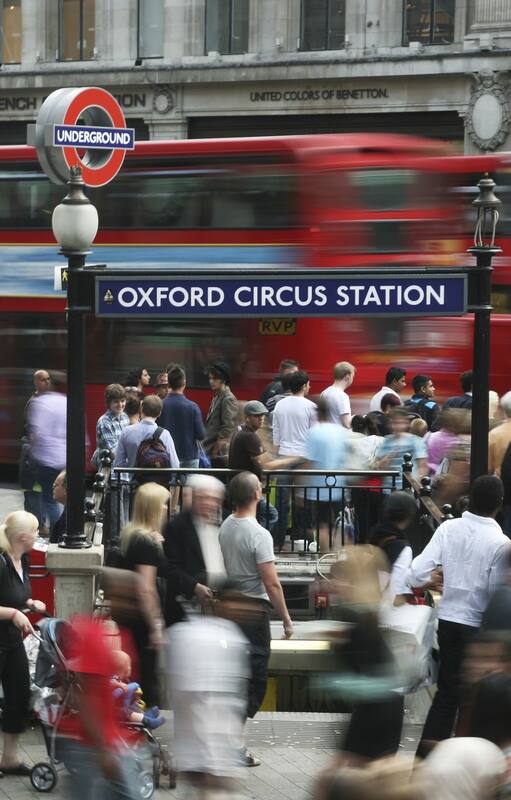 ¿Cuándo conviene viajar a Europa si querés comprar con descuentos?
