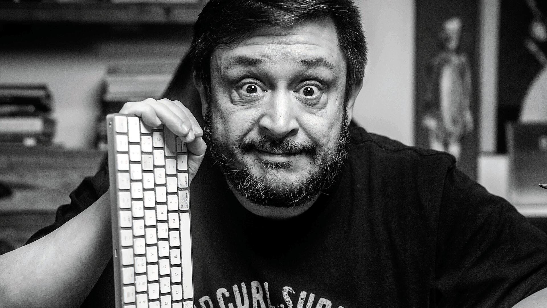 Hernán Casciari: "El tiempo que ya no pierdo en aviones lo capitalicé en sacar libros"
