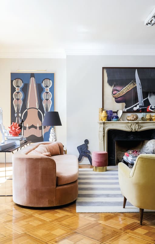 Una gran recepción y muchas paredes donde colgar arte en un piso de Recoleta, perfecto para una pareja de relacionistas públicos
