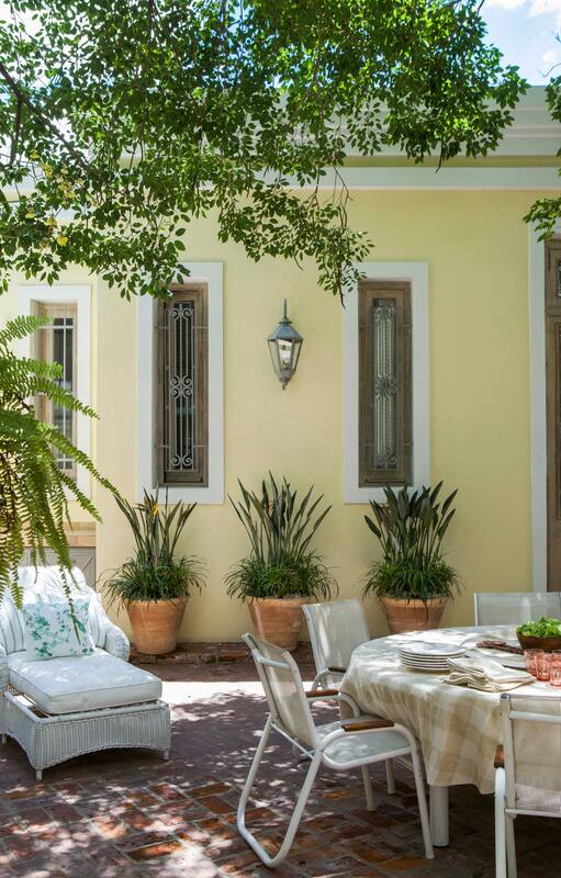 Recuerdos coloniales y un aire brasileño en esta singular casa en Olivos