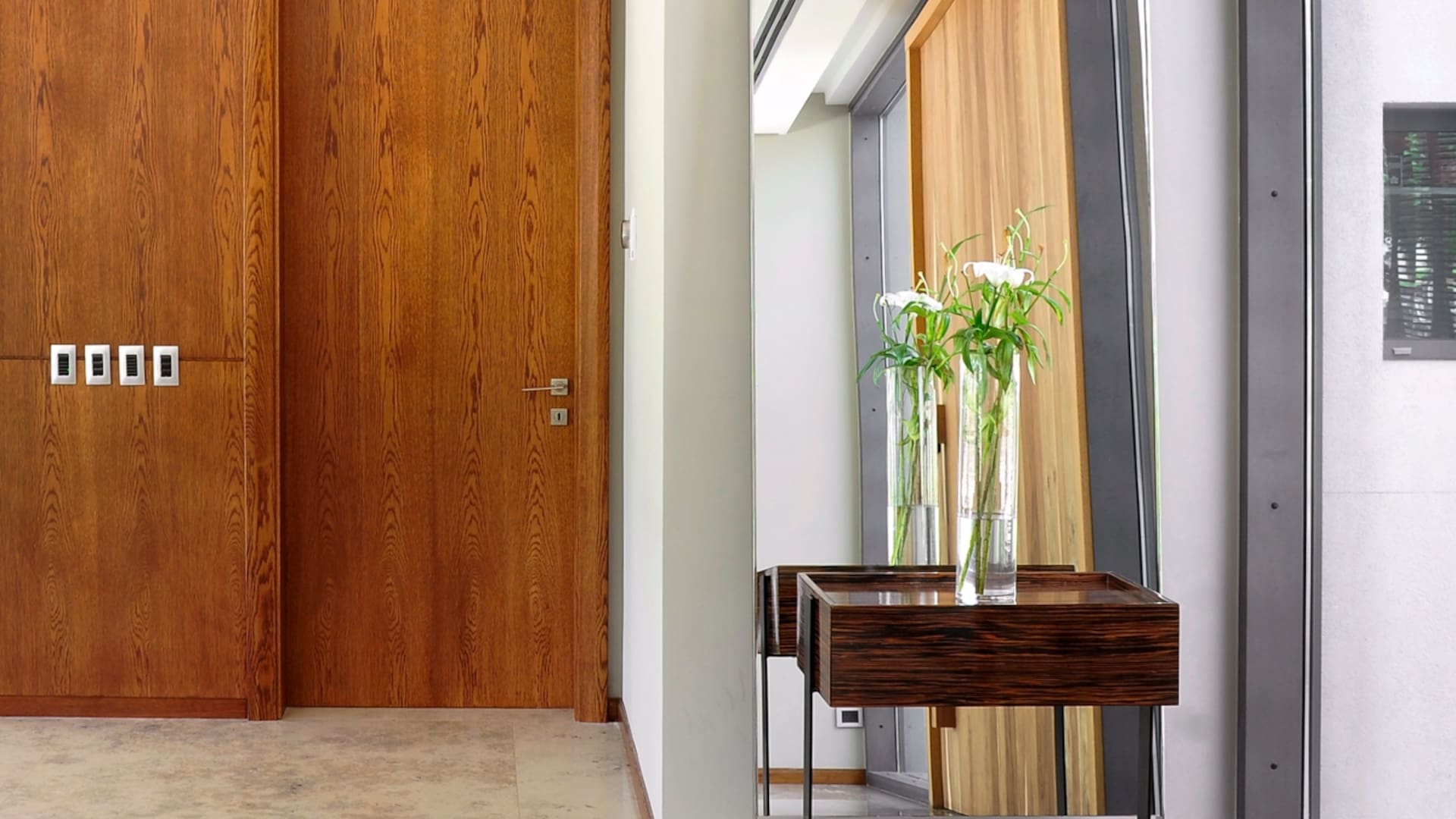 Puertas que decoran: cómo elegir la adecuada para tu hogar