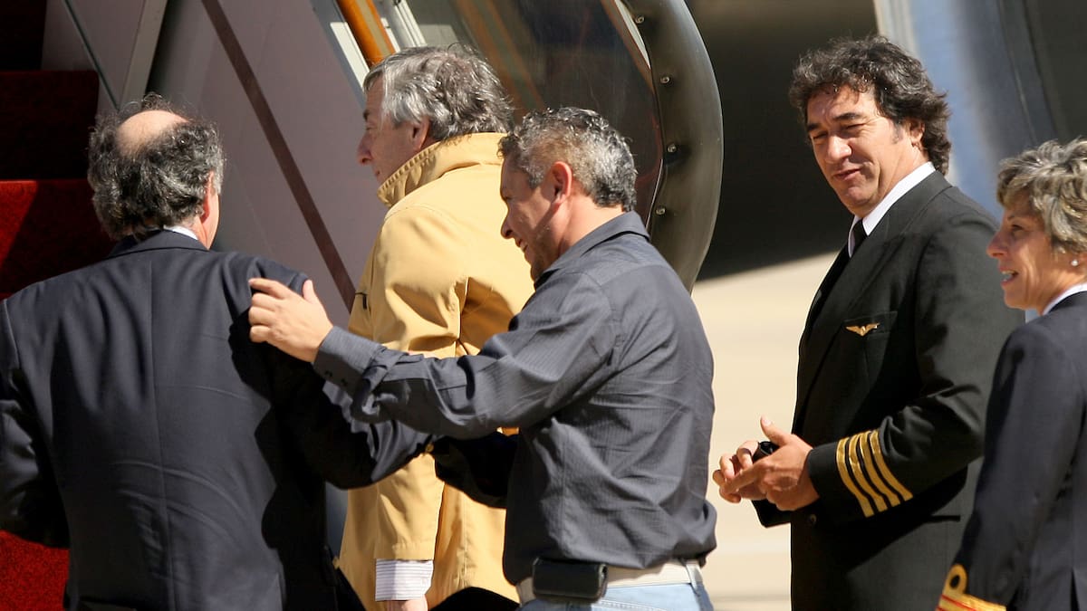 Un expiloto relató el traslado de bolsos en el avión presidencial - LA NACION