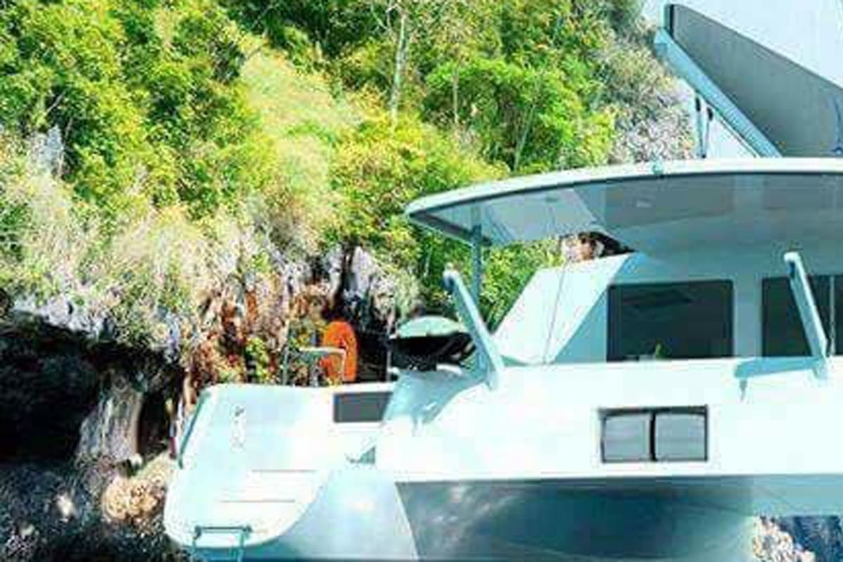 La pareja argentina que organiza viajes en barco por el Mediterráneo y el Caribe