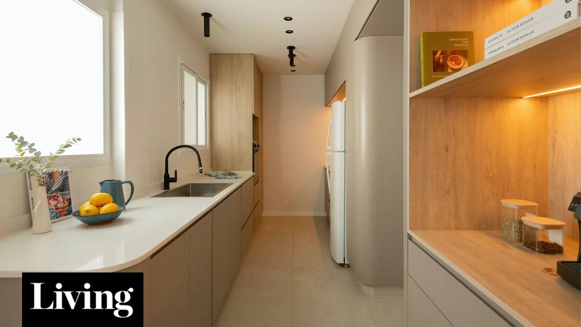 Antes y después: una cocina abultada de los años setenta se transformó en un espacio amplio y luminoso