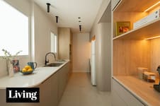 Antes y después: una abarrotada cocina de los años setenta se transformó en un espacio amplio y luminoso