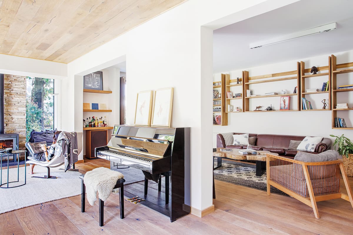 Deco sensorial. Como si fuera una cabaña, esta casa en San Isidro evoca el clima patagónico