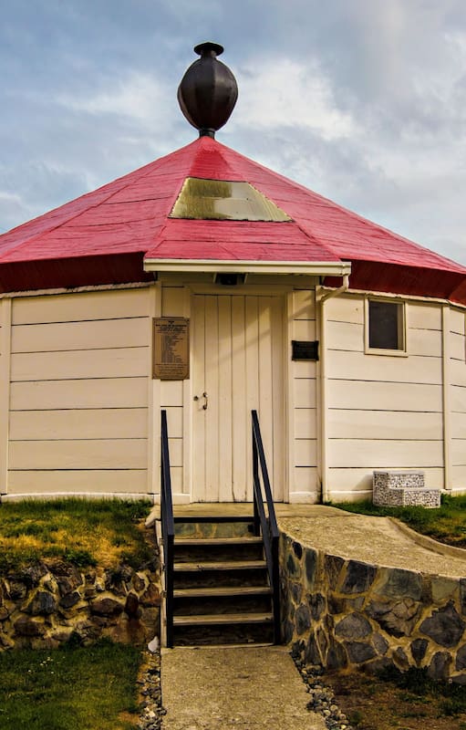 Entre mito y realidad. La apasionante historia del faro del Fin del Mundo