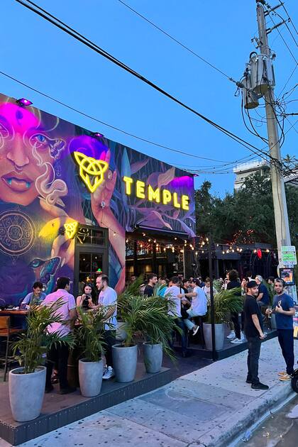 El barrio de Miami donde se puede comer en los mismos restaurantes que están en Buenos Aires