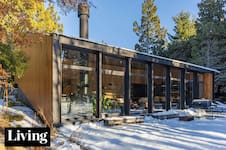 Una casa en el club Arelauquen pensada para fundirse en el paisaje e incentivar las reuniones familiares
