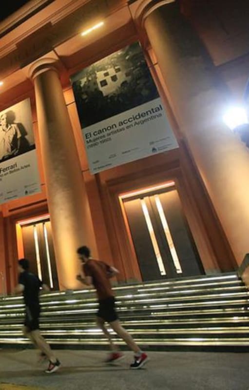 Una larguísima noche en el museo