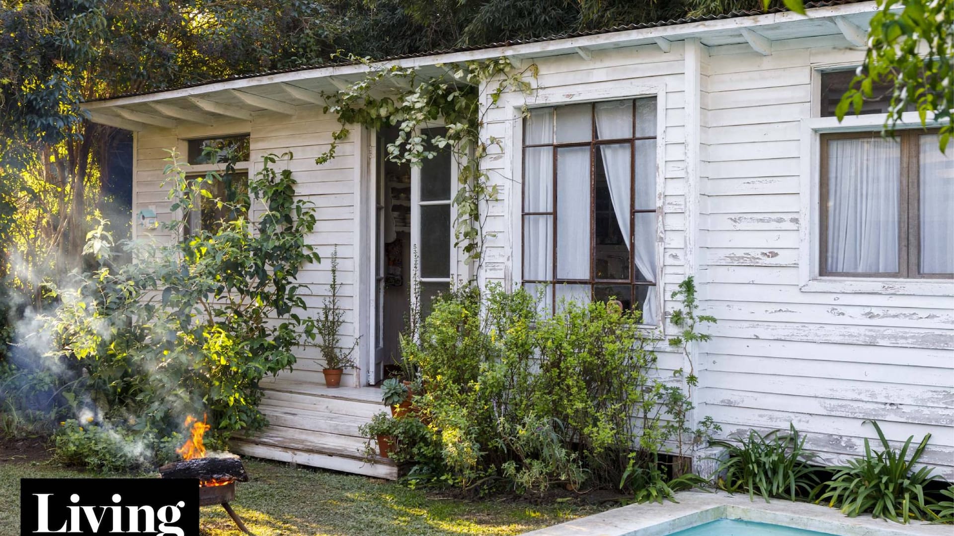 Una artista textil hizo realidad su “casita en el bosque”, pero en el bajo de San Fernando
