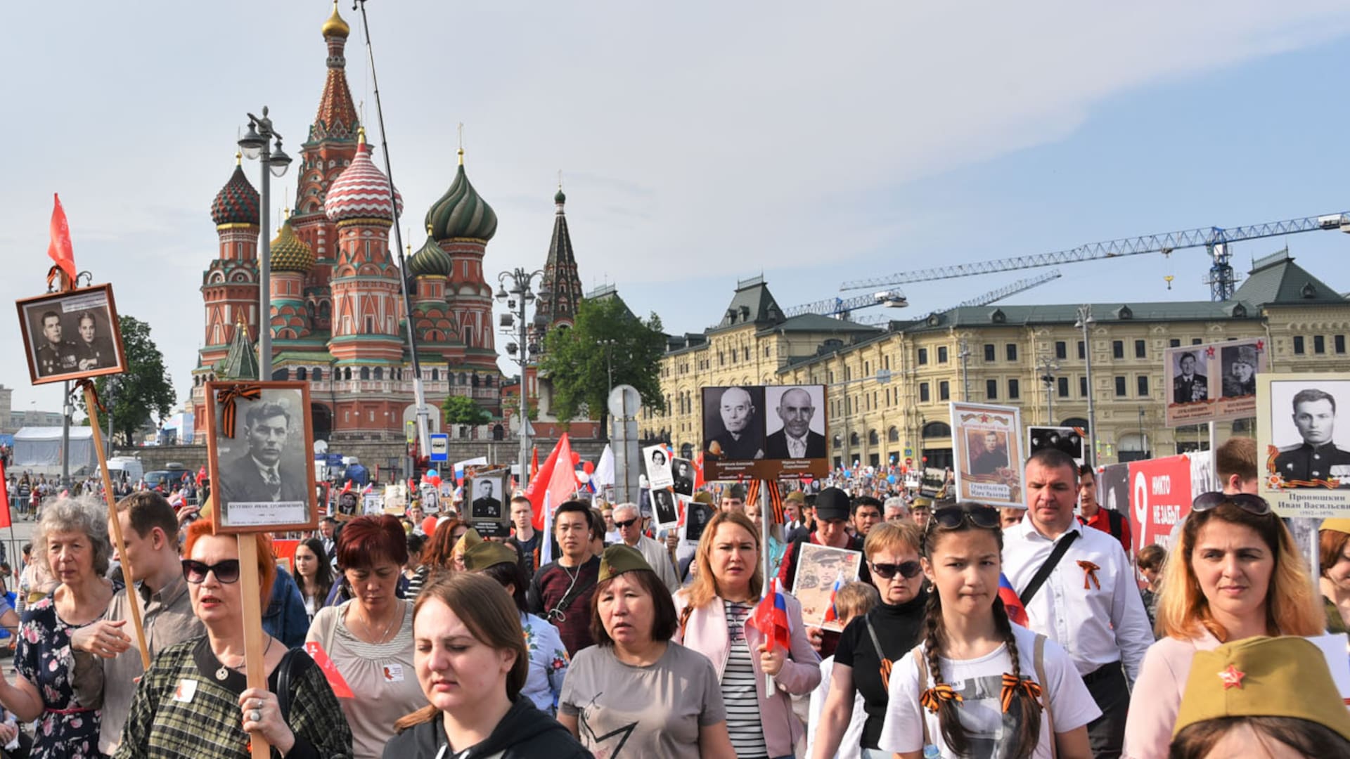 El gigantesco desfile ruso que crece cada año y ya supera el millón de participantes