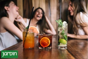 Es la cuarta bebida alcohólica más consumida, a base de vino, ajenjo y hierbas que cada productor mantiene en secreto