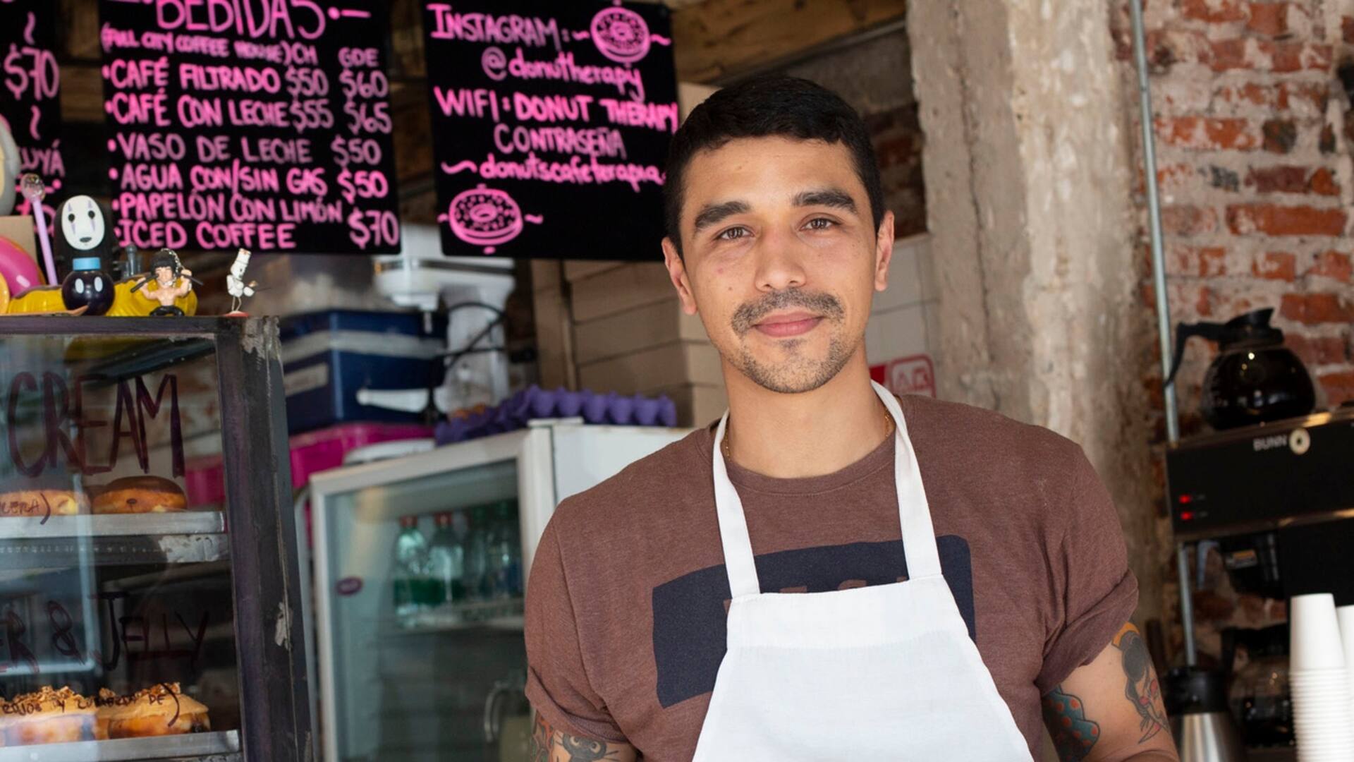 El venezolano de las donas que pasó de vender en la calle a enamorar a Palermo