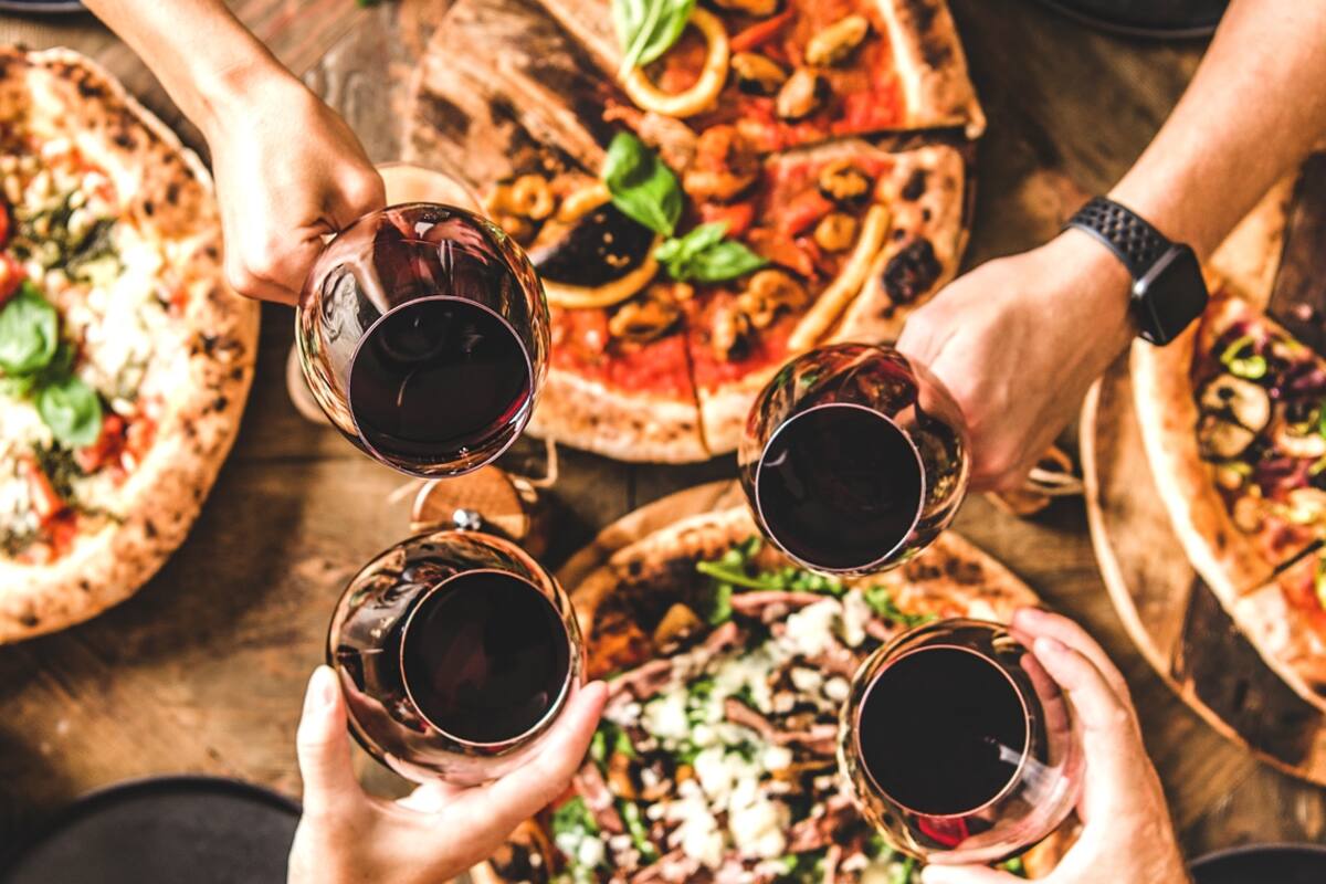 Delivery italiano. Los sabores tradicionales en la mesa de cuarentena