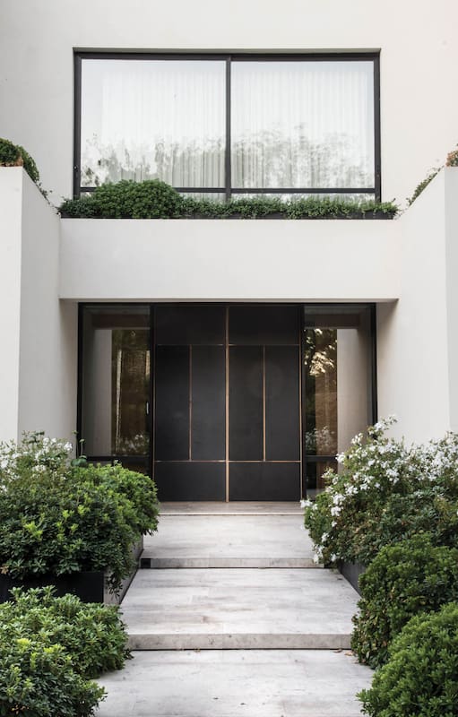 Jardines de entrada: propuestas para potenciar la fachada