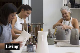 Visitamos la colorida casa y el taller de la gran ceramista Ángeles Castro Corbat