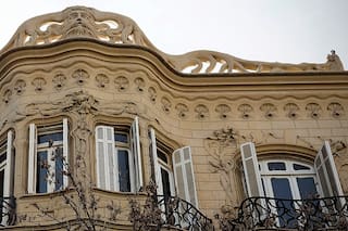 El Palacio de los Lirios, una perla del Art Nouveau en plena avenida Rivadavia