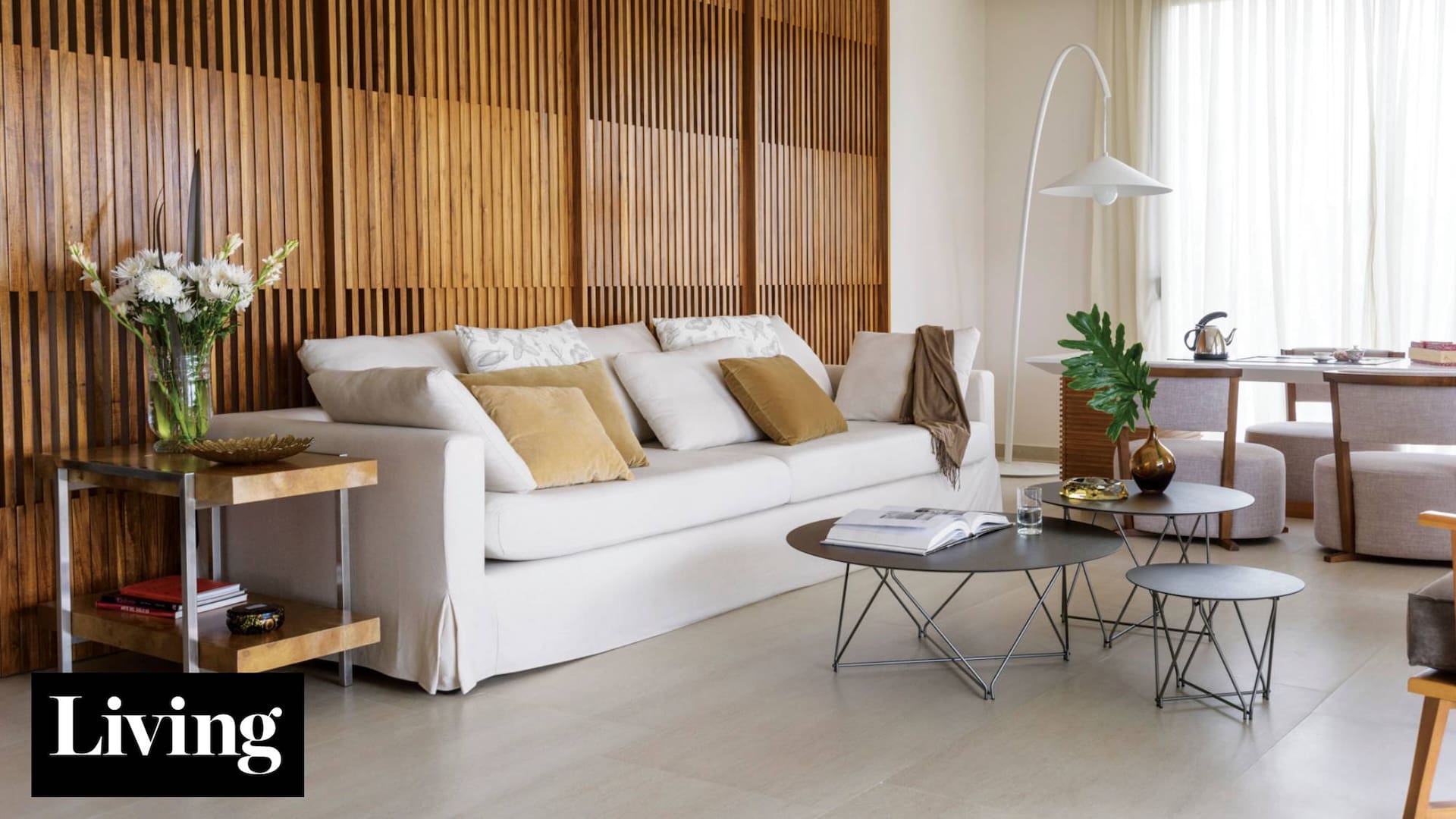 Visitamos una casa donde el estilo oriental está sugerido con elegancia