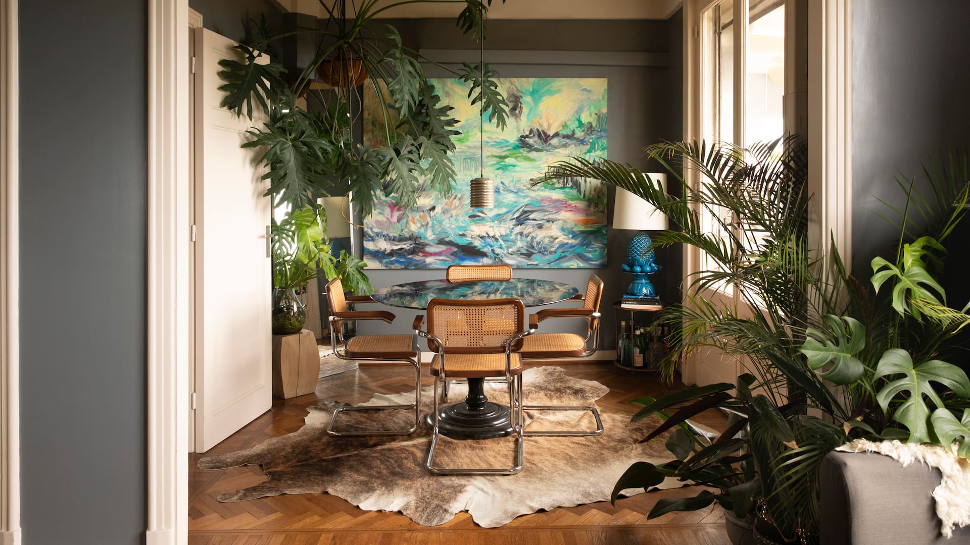 Con vista al Hipódromo de Palermo, arte, piezas vintage y muchas plantas en un espacio muy personal