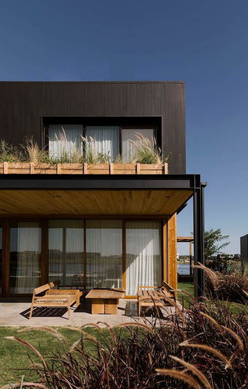 Menor gasto cotidiano: Una casa de madera súper eficiente, con bajo impacto ambiental y uso inteligente de agua