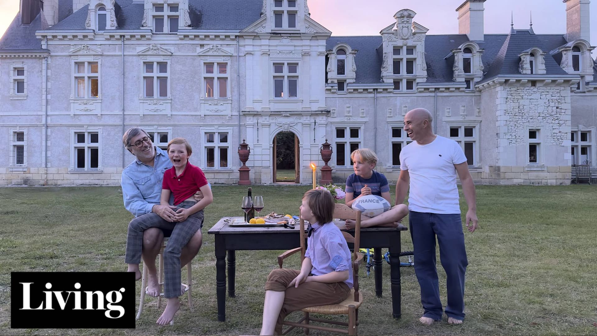 LIVING. Chauteau Belebat