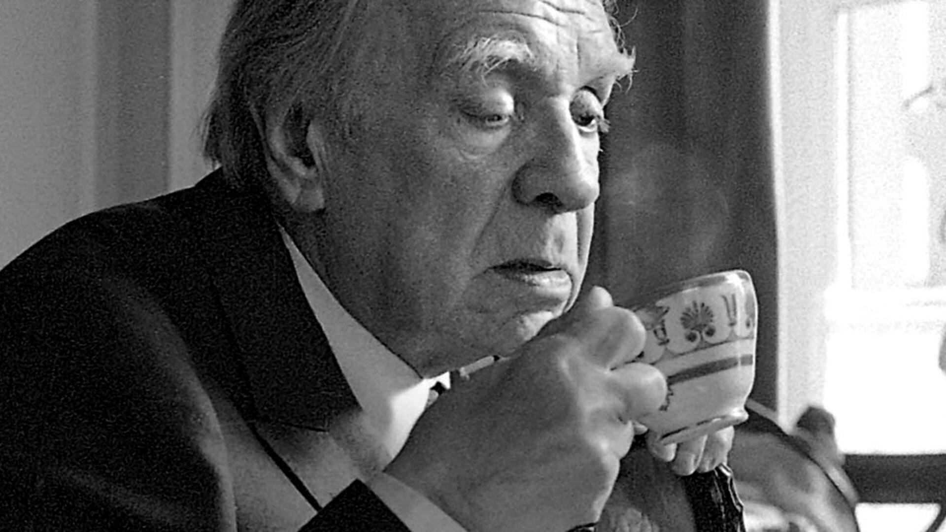 Fernández Díaz sugiere: Borges, Hemingway y una nota al diseñador Piero Tosi