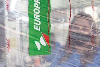 En fotos. Cómo se adaptan los comerciantes para abrir en la cuarentena