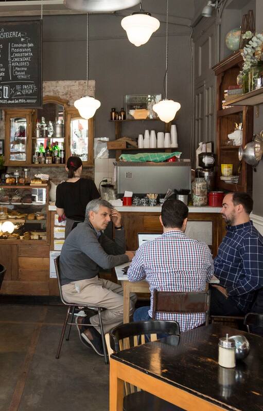 El bar palermitano que abrió en Madrid y es el preferido de los actores de Merlí