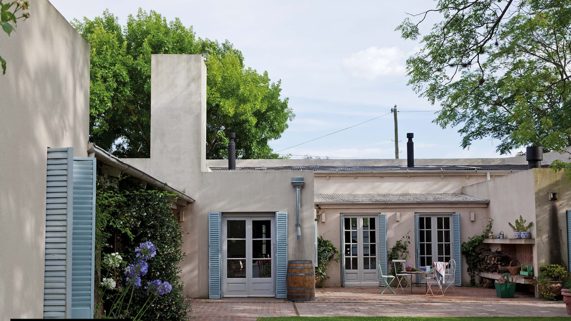 Esta casa de pueblo en San Antonio de Areco conquistó a una familia que buscaba calma, sin alejarse tanto de sus afectos