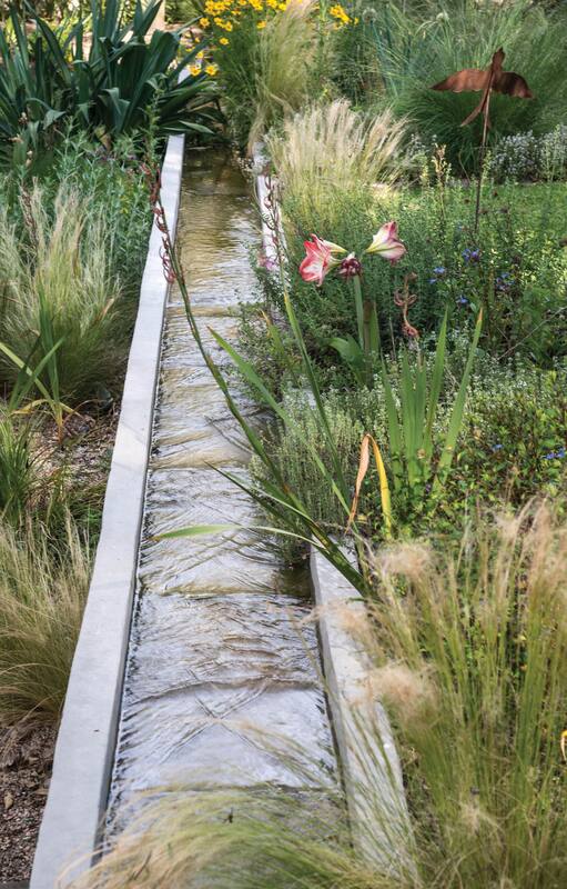 Agua en el jardín, un recurso que realza el diseño y define el estilo