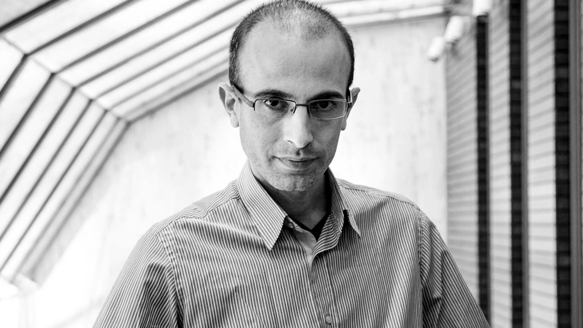 Yuval Noah Harari: "La falta de solidaridad global y de liderazgo representa un peligro inmenso para la humanidad"
