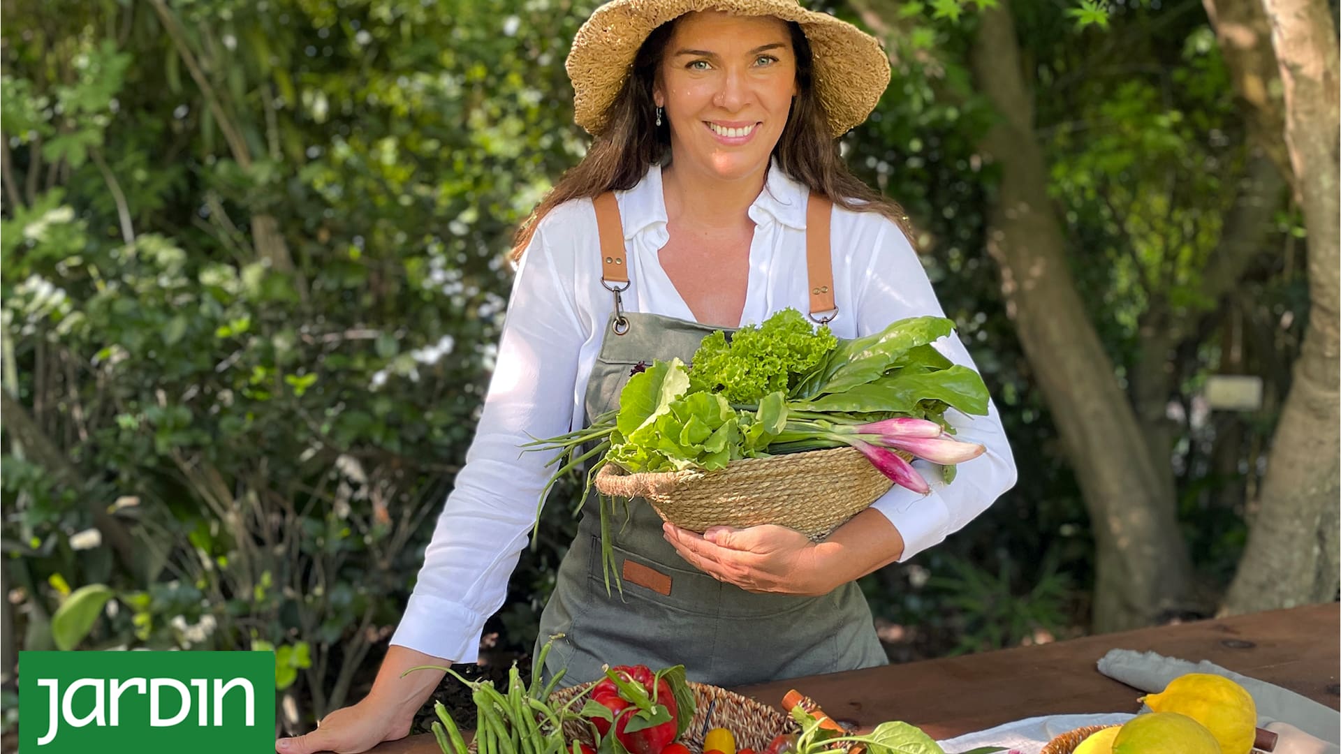 Fue modelo en los 90, se transformó en influencer jardinera y acaba de sacar un libro de recetas