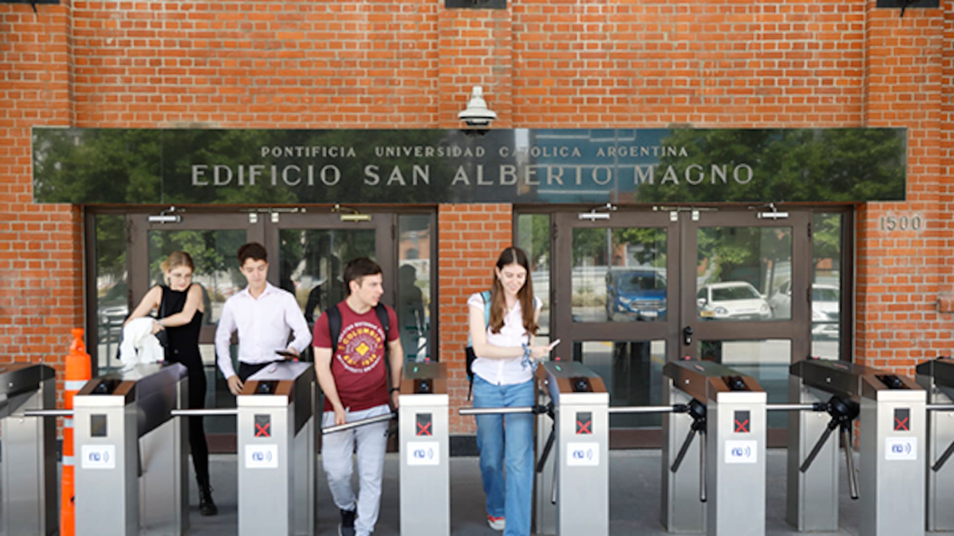 “Me cambió la vida”. Cada año, más alumnos descubren el mundo de las becas universitarias y no resignan las carreras de sus sueños