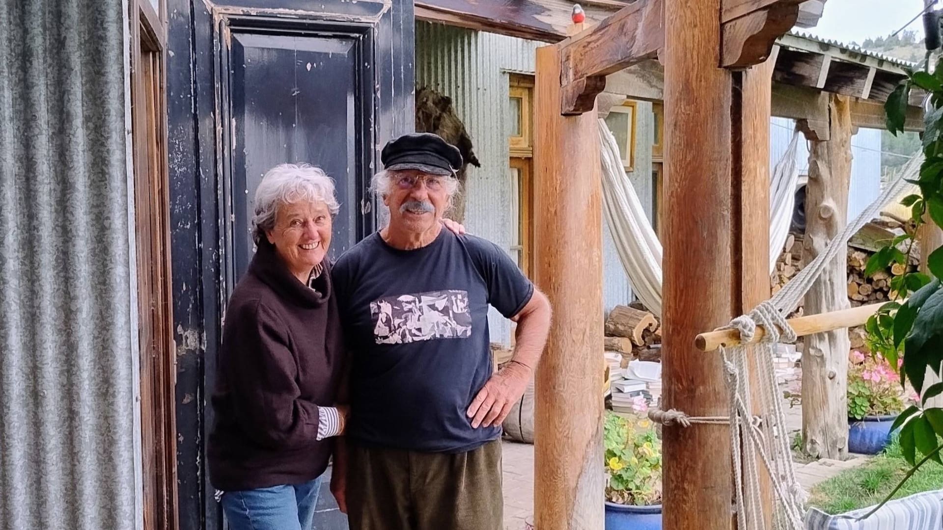 Cerca de Bariloche, construyeron una casa-galpón pensando en un retiro activo y en paz