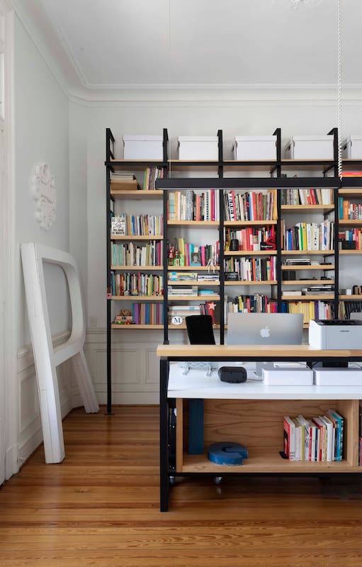 Para grandes lectores, bibliotecas a medida pensadas cuidadosamente por sus arquitectos