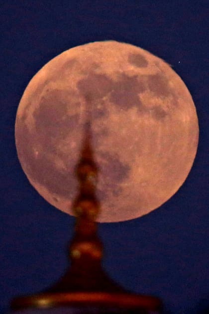 Eclipse lunar: así se ve la luna roja en el mundo