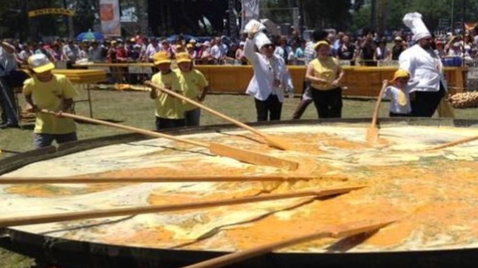 La peculiar Cofradía del Omelette, los bons-vivants importados de Francia