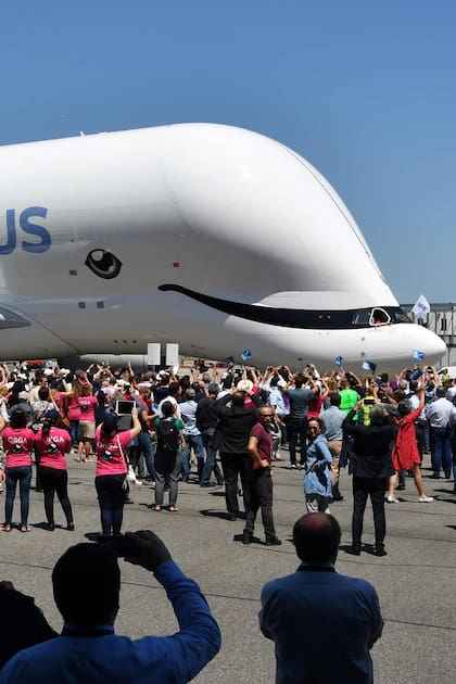En imágenes: así fue el primer vuelo de prueba del avión “ballena” de Airbus